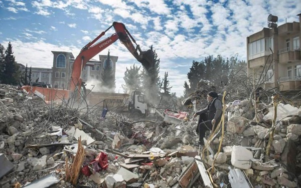 Göz yaşları içinde ki göç sayısı 2 milyonu aştı.