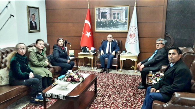 Romanlar, dernek olarak Vali ve AK Parti İl Başkanını ziyaret ettiler