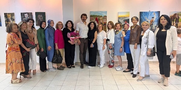 "Buse İnce'nin Anısına" yapılan resim dikkat çekti.