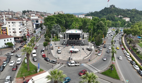 Varmısınız? Sevgi Barış Dostluk demeye.