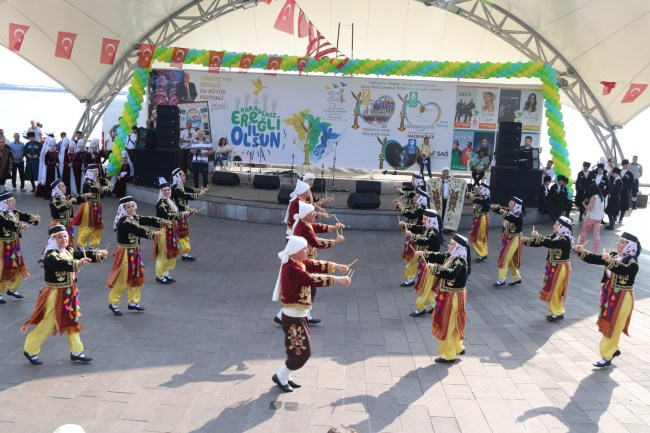 Muhteşem Halk Dansları 3 gün boyunca devam edecek.