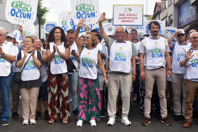 Onbinler, Kdz.Ereğli İl olsun diye yürüdü.