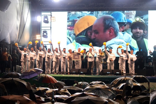 Depremde fedakarca çalışan madencilerimize ödül verilen gece.