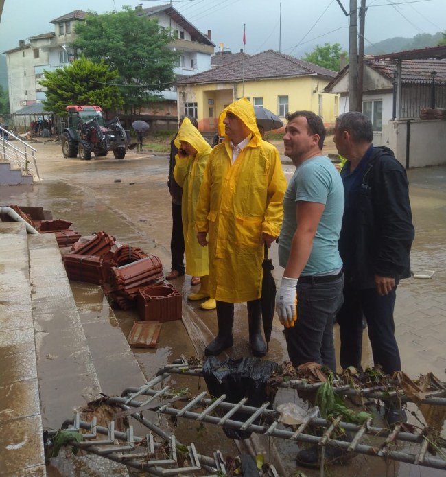 Milletvekili Saffet Bozkurt sel nedeniyle bölgede.