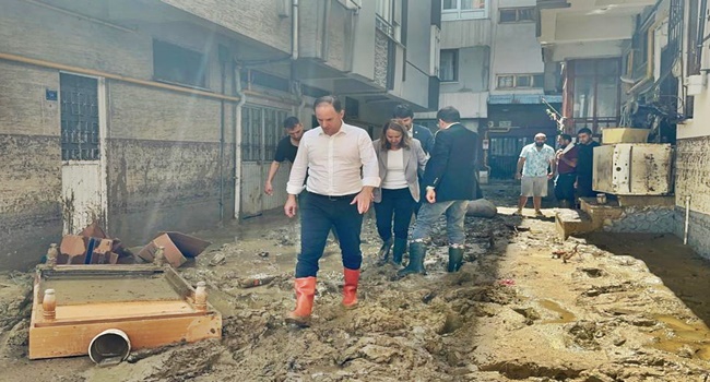 CHP Heyeti selden etkilenen bölgelerde incelemelerde bulunuyor.