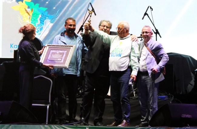 SBD Ödülü usta sanatçı Arif Sağ’a verildi.