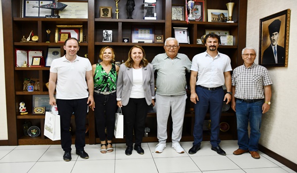 Milletvekilleri Başkan Posbıyık'ı makamında ziyaret ettiler.