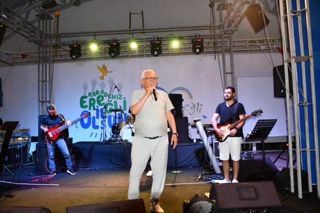 Kdz.Ereğli Amfi tiyatroda ki yaz etkinliklerine yoğun ilgi var.