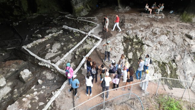 Minik Arkeologlar, İnönü Mağarası’nda Kazı Atölyesi Gerçekleştirdi