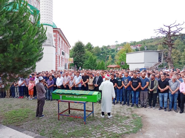 Genç yaşta hayata gözlerini yumdu.