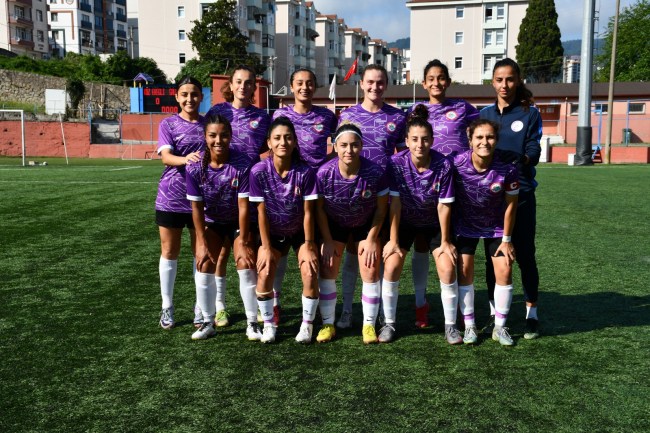 Posbıyık “Kadın Futbol Takımımız bir efsane ''