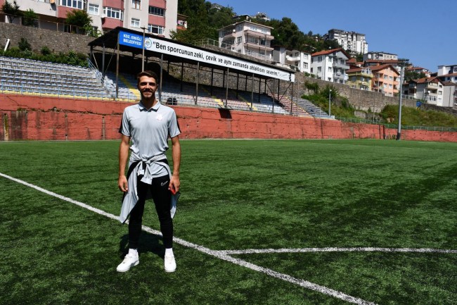 Forvet oyuncusu Yılmaz Coşkunçay’ın bonservisi alındı.