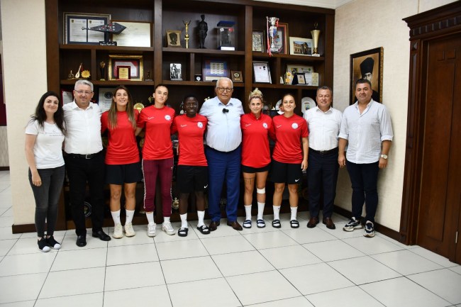 “Kadın Futbol Takımımızla Ereğli halkı gurur duyacak.''