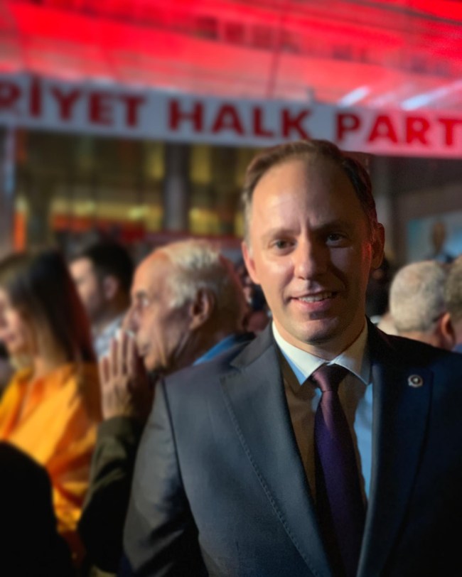 Cumhuriyet Halk Partimizin 100. yılı kutlu olsun.