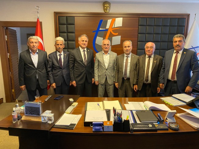 Bölgede yapılan ve yapılacak olan çalışmaları değerlendirdiler.