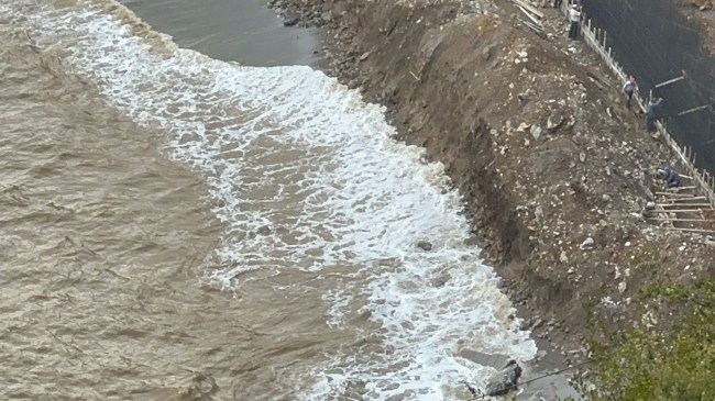 Sonunda olacağı buydu, hafriyatı deniz yuttu!