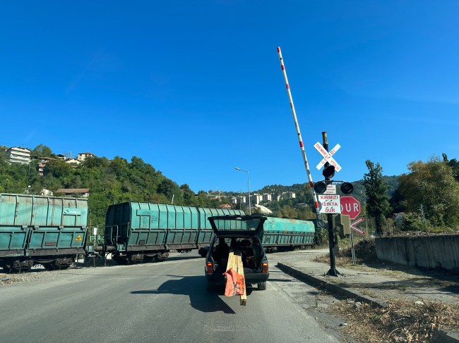 Deniz Yavuzyılmaz’dan hemzemin geçit uyarısı !