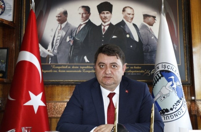 Durumdan halkımızda, gençlerde rahatsız.