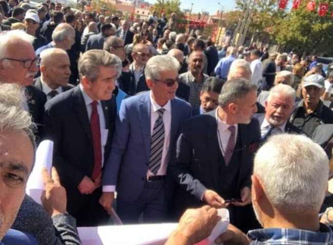 "Emeklilere ölmeyi değil, yaşamayı öğretin"