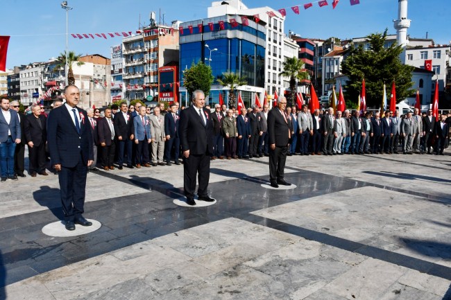 Kdz Ereğli de muhtarlar günü törenle kutlandı.
