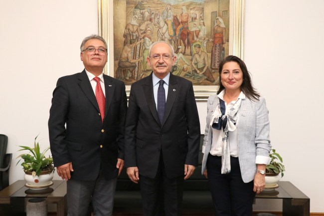 Dikmen, Kılıçdaroğlu'nu ziyaret etti.