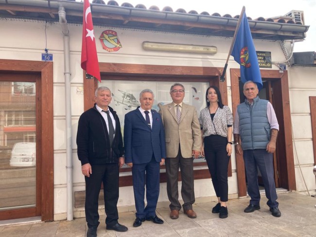 Örgütü iyi bilen biri olması dolayısıyla adaylığı ayrı bir önem taşıyor.