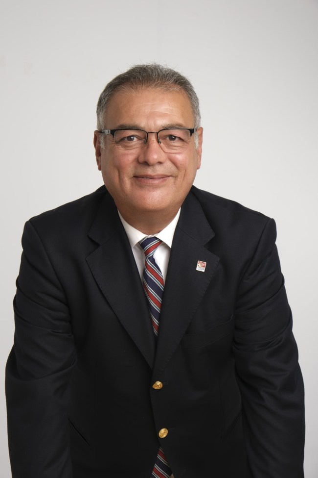 Cumartesi günlerini halkla fikir alışverişi yaparak değerlendirecek.