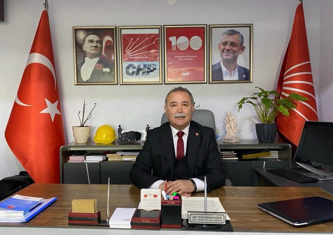 Aziz Ata ve her bir vatan evladımızın maneviyatları önünde saygıyla eğiliyoruz.