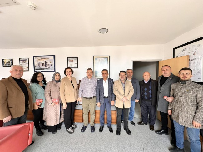 İlkay Özdemir; '' Belediyecilik sözü ile halkımızdan görev bekliyoruz. ''