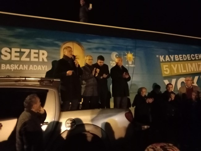 Geliyoruz, bu şehri aşkımızla, sevgimizle ayağa kaldıracağız.