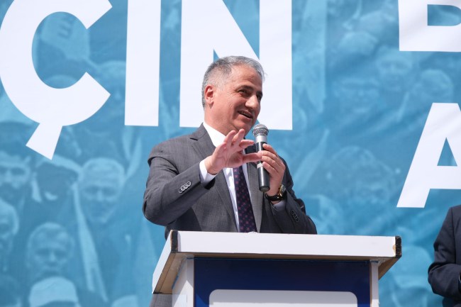 Bizim için en büyük makam, Davasına inanmış kalplerde olmak.