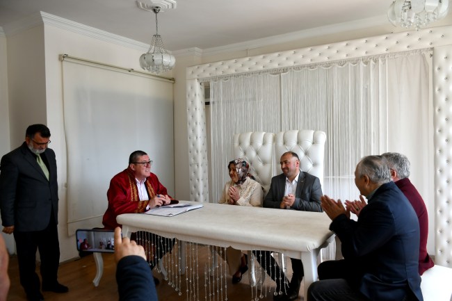 Başkan Tekin, 3. dönemin ilk nikahını kıydı.