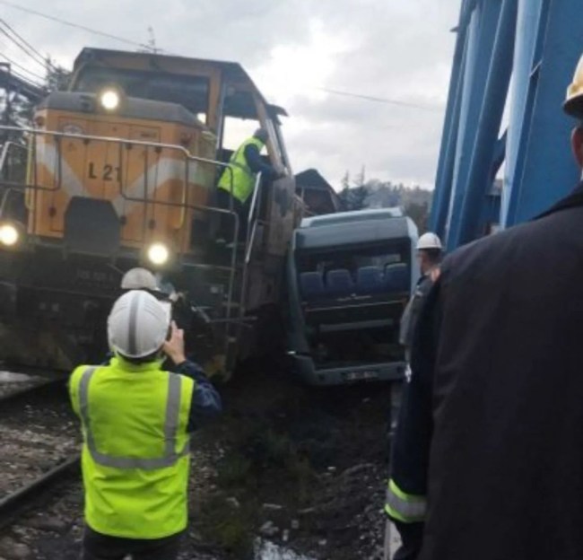 Erdemir'de tren kazası