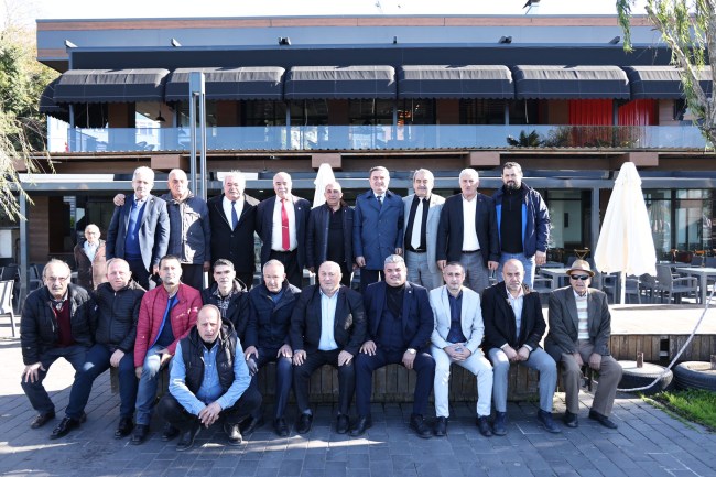 Muhtarlar ile uyum içerisinde çalışmaktayız.