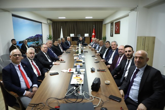 CHP'li belediye başkanları işbirliği toplantısında bir araya geldi.