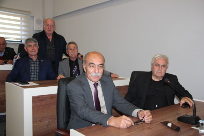 Devleti ve devlet kurumlarını yönetenler her konuda adaletli olmak zorundadır.