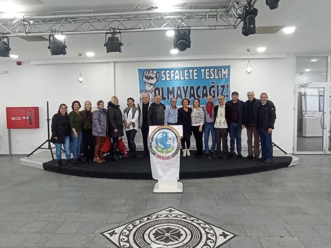 Birleşik Emekliler Sendikası İzmir Şubesi kahvaltı düzenledi