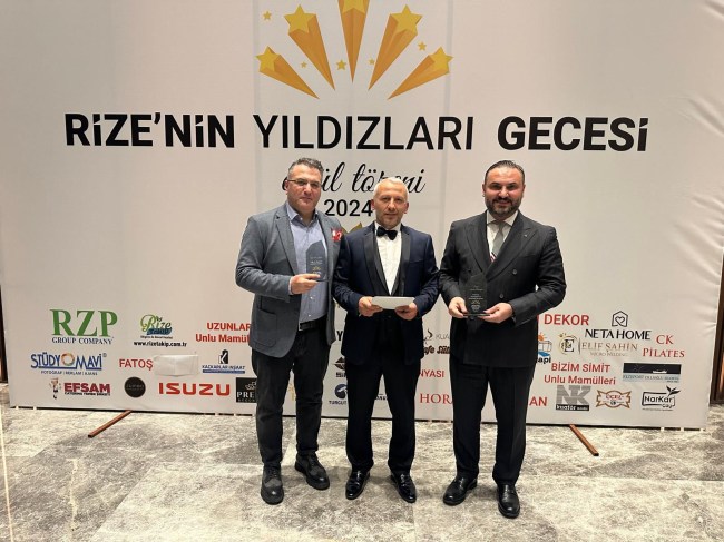 Yıldızlar Gecesinde Tıskaoğlu'na onursal konuk ödülü verildi