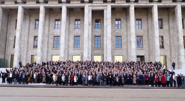 “Cumhuriyeti yıktırmayacak, Milletimizi Böldürmeyeceğiz”