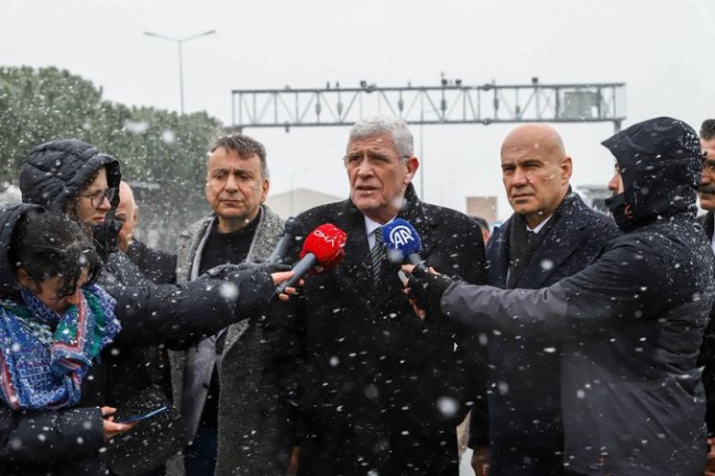 İYİ Parti Genel Başkanı Sn. Dervişoğlu '' Hiçbir silah sahibine sadık değildir. ''