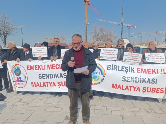 Ekonomik zorluk derinleşiyor, yetkililer harekete geçmek zorunda