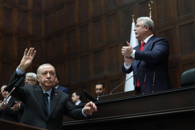 AK Parti Grup Toplantısı heyecanlı geçti