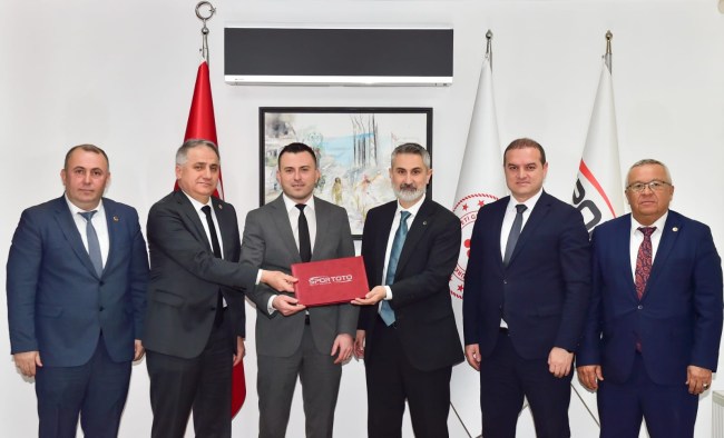 Bozkurt; '' Aziz şehrimizde spora ve sporculara desteğimizi sürdürüyoruz! ''