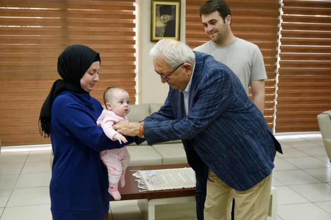 Hep birlikte ELİZ bebeği sağlığına kavuşturacağız.