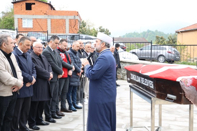 Şehit Polis Memuru Haşim Kayık'ın annesi vefat etti.