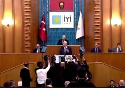 Türkiye endişelidir, Türkiye huzursuzdur. Bütün dertler, Türk milletinin omuzuna yüklenmiştir.
