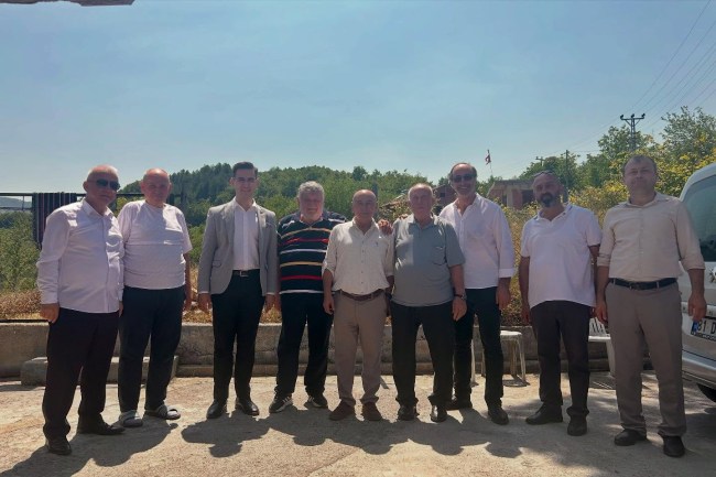 Seçim dışında ziyarete alışkın olmayan vatandaşlar "hayırdır erken seçim mi var" dedi