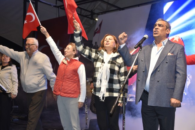 Ereğli de Cumhuriyet coşkusu Ege konseriyle final yaptı