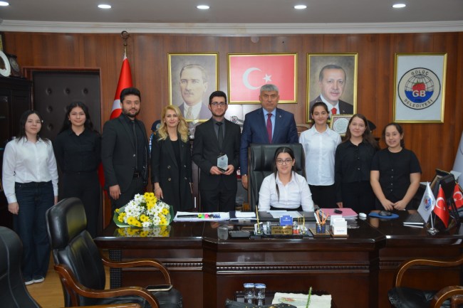 Başkan Kara, '' Başarılı gençleri gördükçe geleceğe dair umutlarımız bir kez daha güçleniyor ''