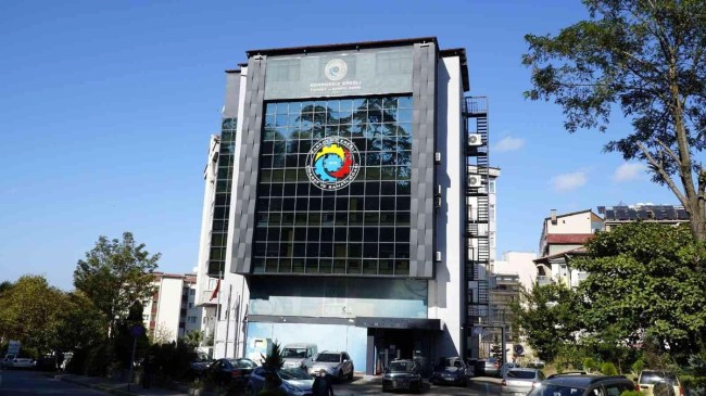 Değişimin kişisel olarak algılanmaması, diğer kurumlarda tecrübe ile sabittir.